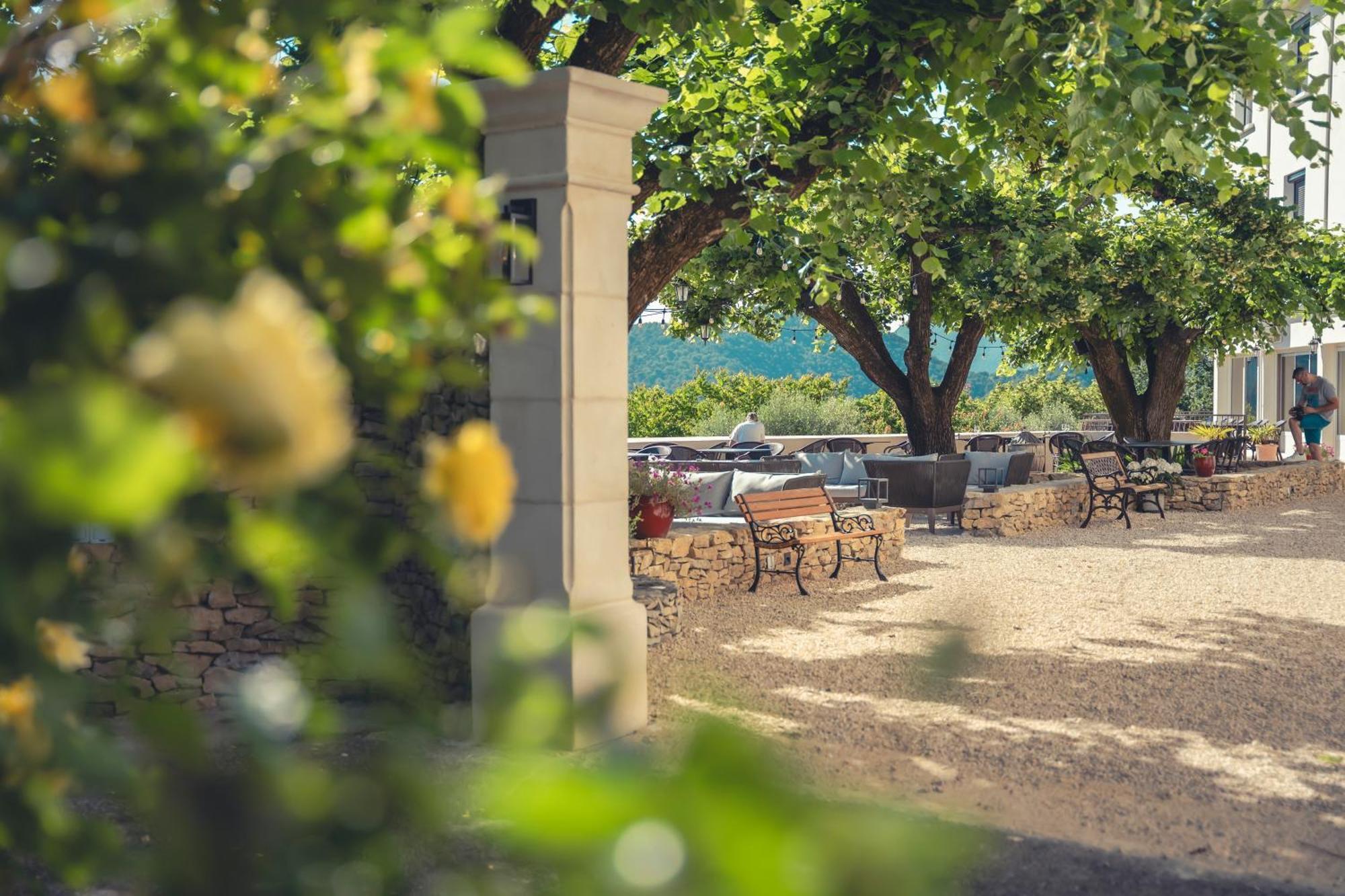 Logis Hotel Restaurant Le Plantevin Propiac Exterior photo