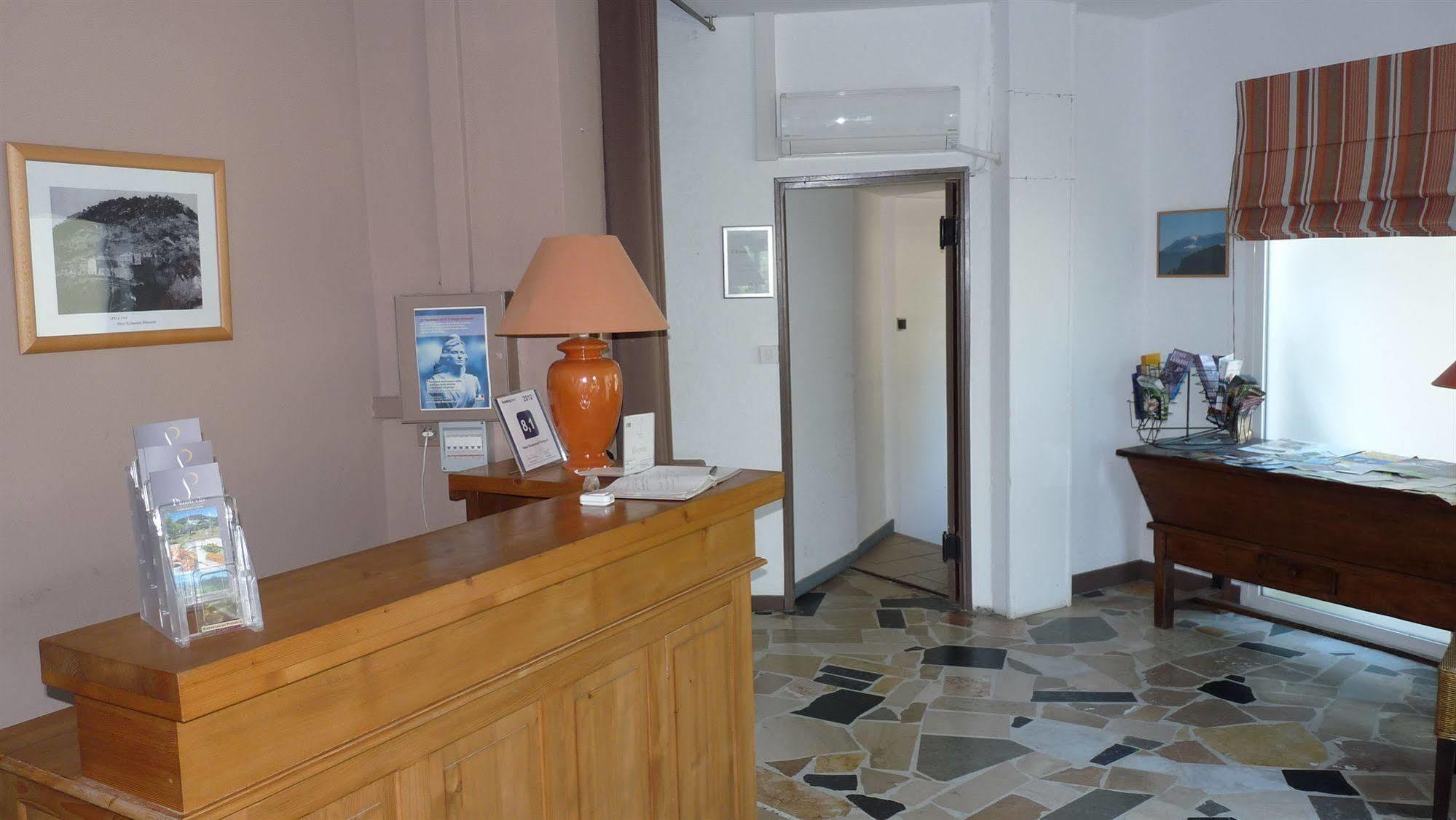 Logis Hotel Restaurant Le Plantevin Propiac Exterior photo